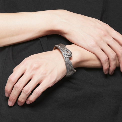 JULIUS 077ACU14 Silver / Dualflow Anima Bangle Ver.3